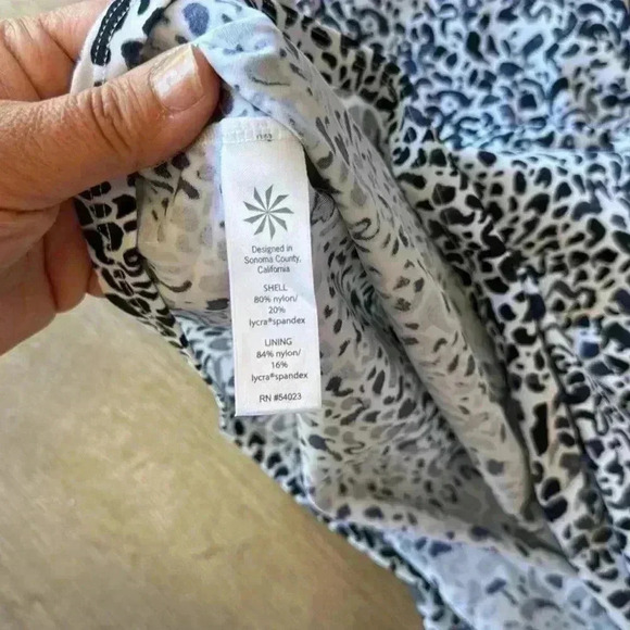 Athleta Zimbabwe High Neck Swim Dress. Women’s size 36 B/C. Excellent condition. - Picture 5 of 5